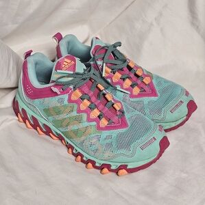 Adidas Trail Running Shoes EUC Sneakers Size 7